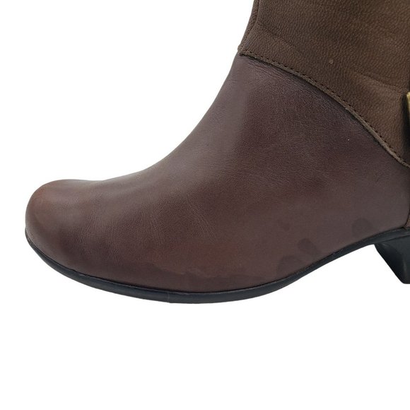 CLARKS Sz 9 Wide Ingalls Dover Brown Leather Side Zip Heeled Ankle Comfort Boots - Picture 7 of 14